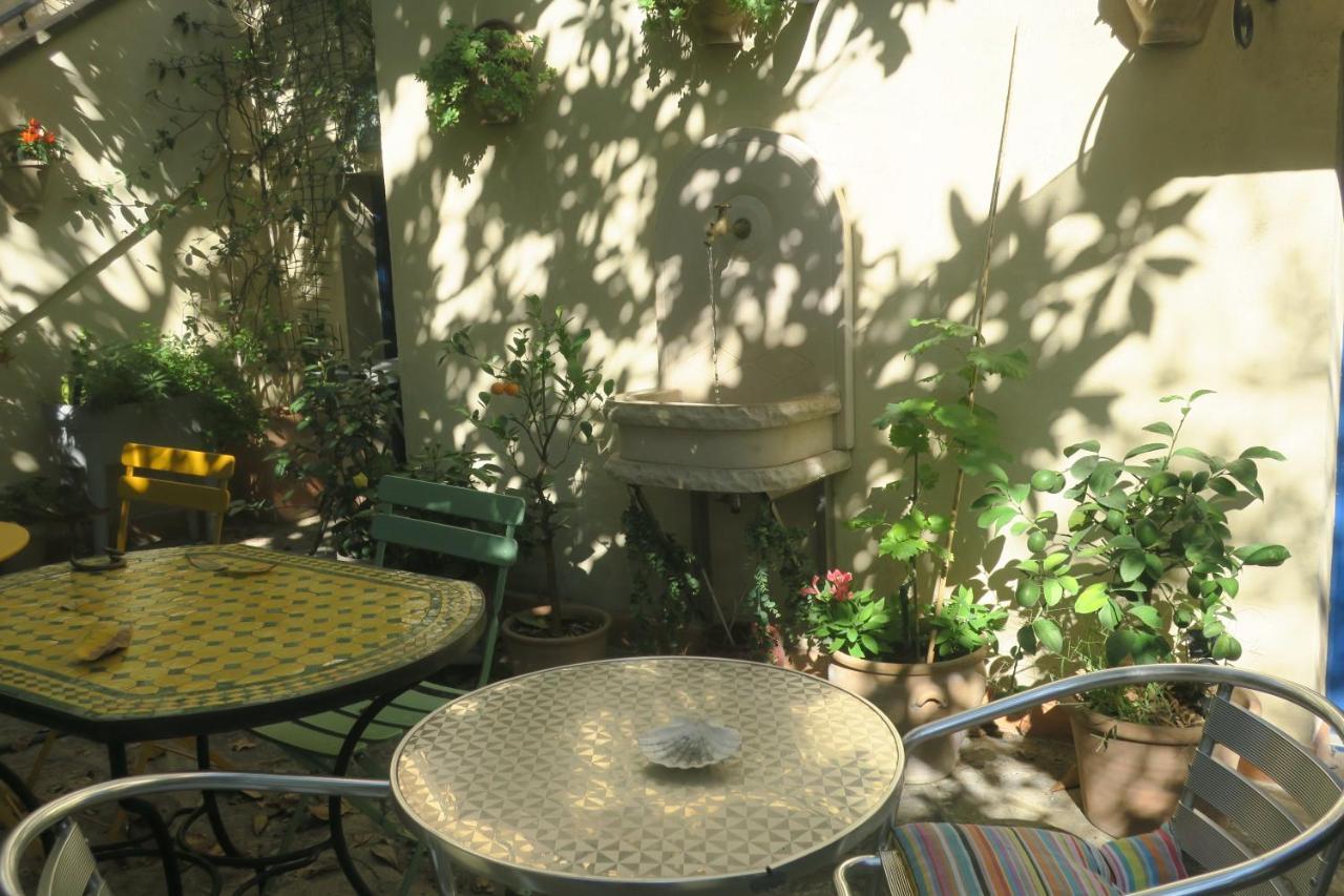 Tombe La Nefle Bed & Breakfast Avinyon Dış mekan fotoğraf