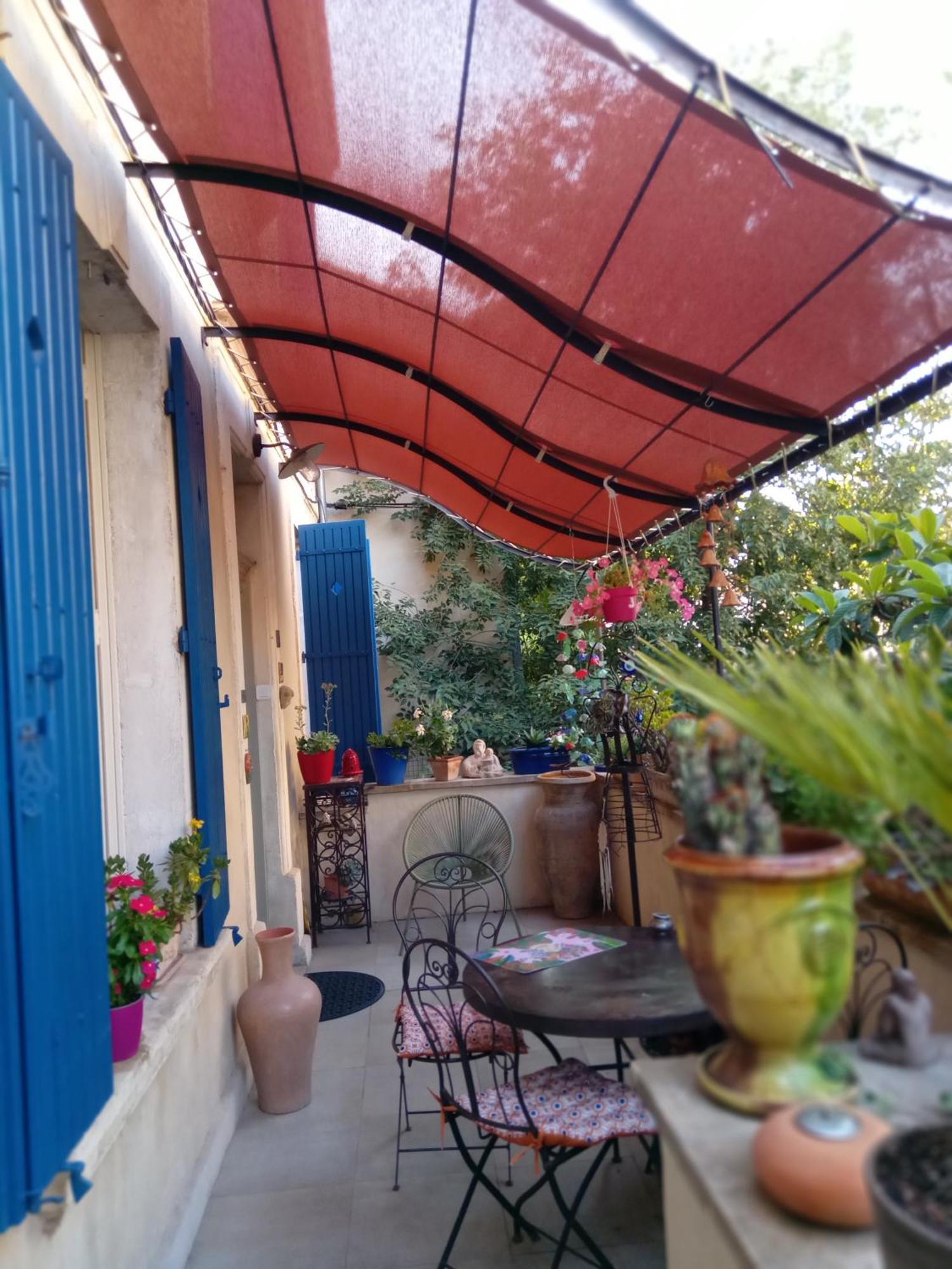 Tombe La Nefle Bed & Breakfast Avinyon Dış mekan fotoğraf